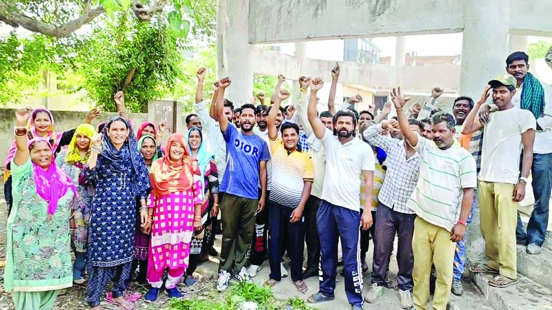 Baddi-nagar-nigam-employee-angry-for-not-salary-on-time
